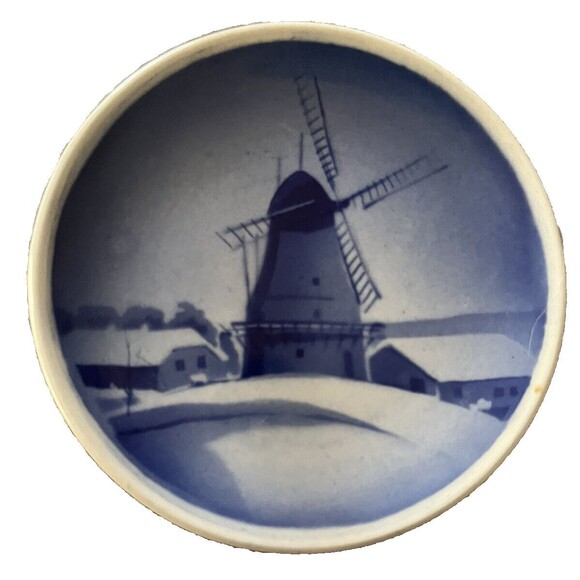 Vintage Royal Copenhagen Denmark Danish Mini Plate Dybbol Molle Windmill Snow 3" - Picture 1 of 2